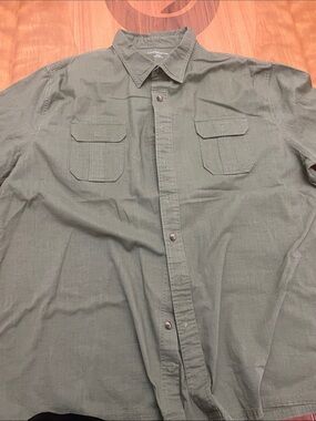croft & barrow Olive Green Long-Sleeve Button-Down Shirt